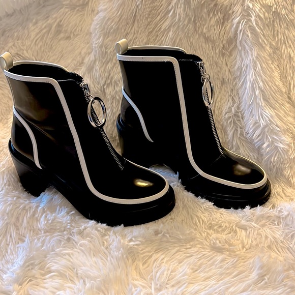 Shelley's of London for Free People. Patent leather mod, retro, boho. 70's vibe. - Picture 2 of 7